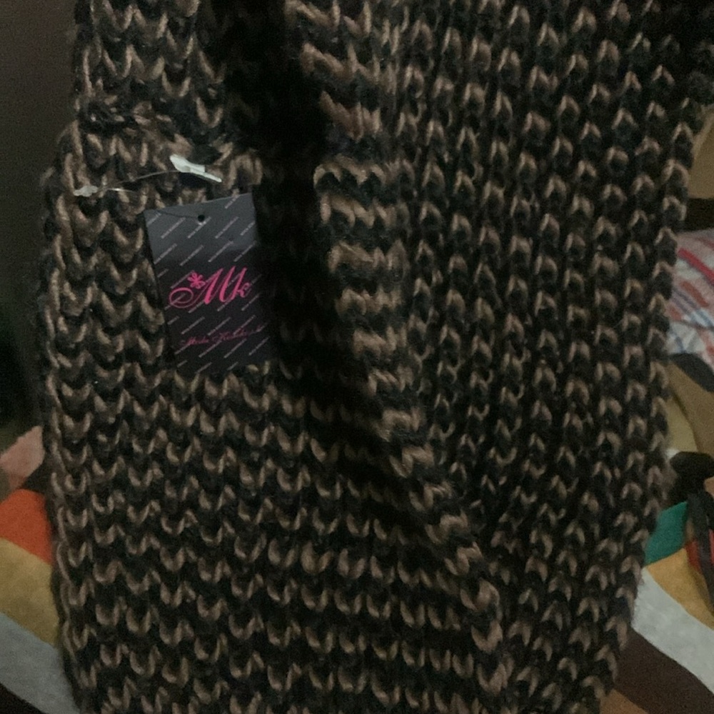 Scarf type - Picture 2 of 5